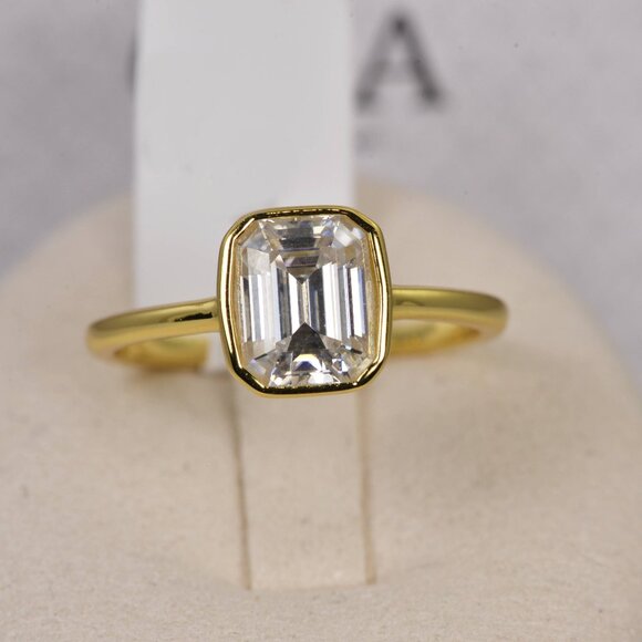 Real Moissanite Diamond 3.0 ct Emerald Cut Engagement Ring 925 - Picture 1 of 4